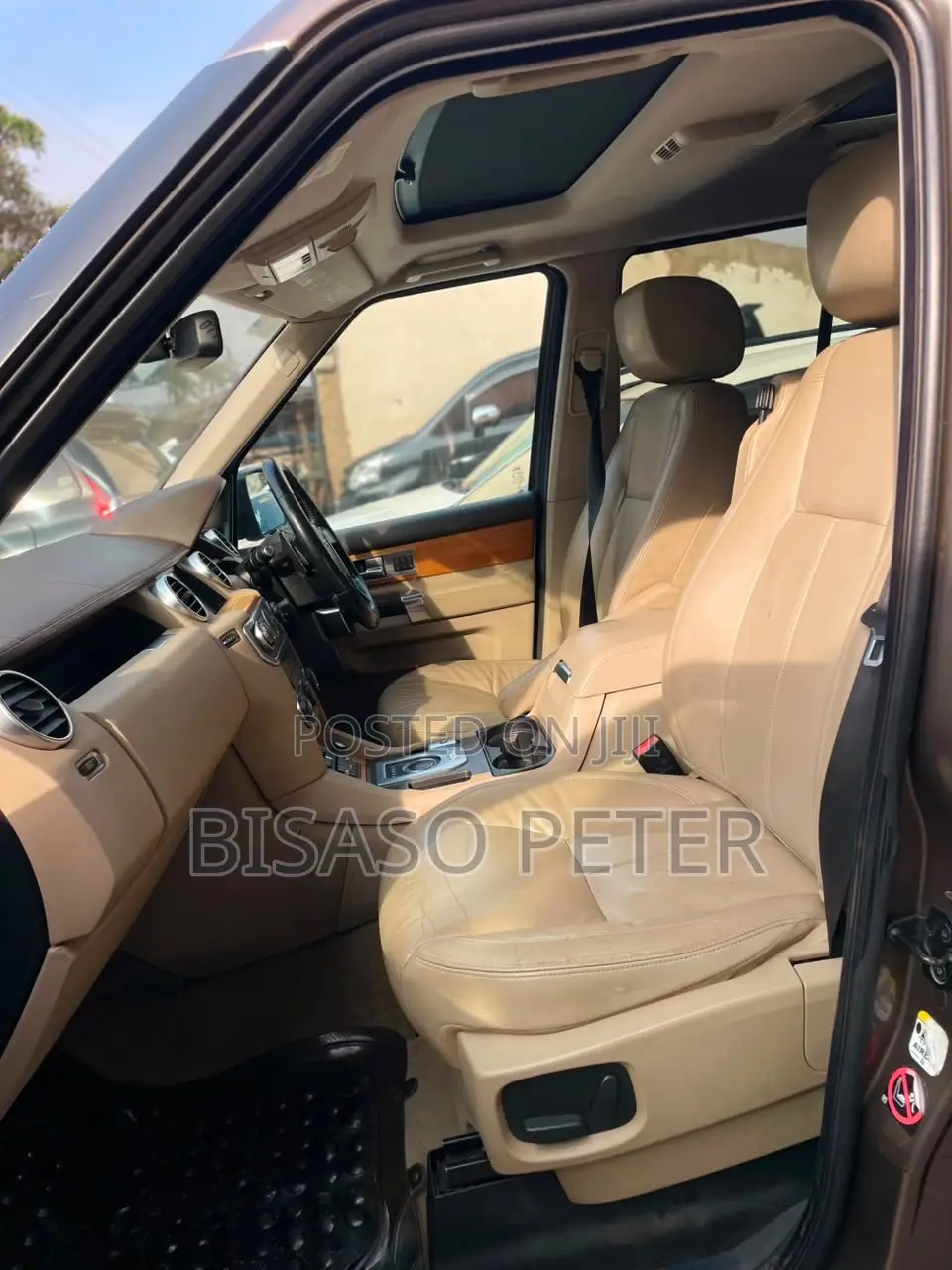 Land Rover Discovery 2014 Gold