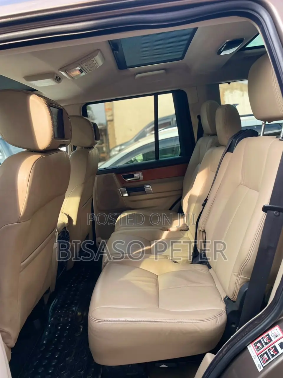 Land Rover Discovery 2014 Gold