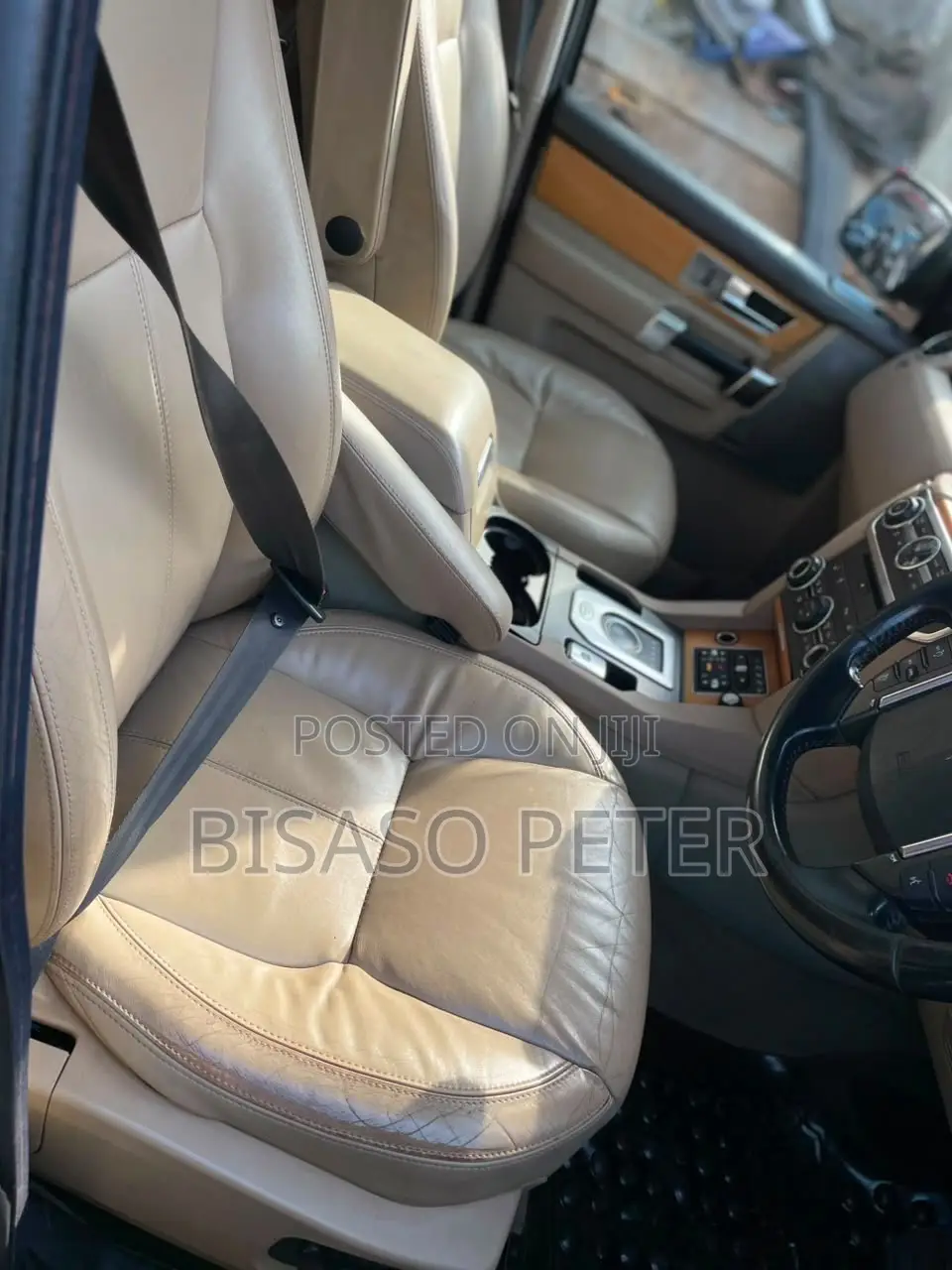 Land Rover Discovery 2014 Gold