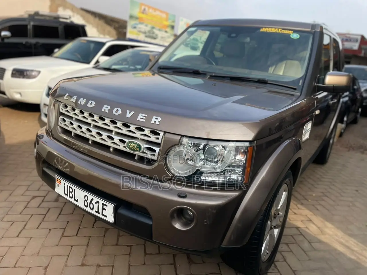 Land Rover Discovery 2014 Gold