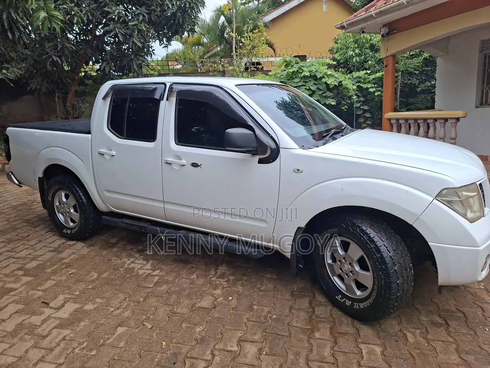 Nissan Navara 2011 White