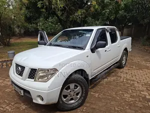 Nissan Navara 2011 White