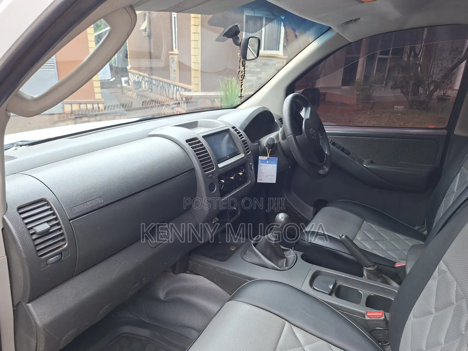 Nissan Navara 2011 White