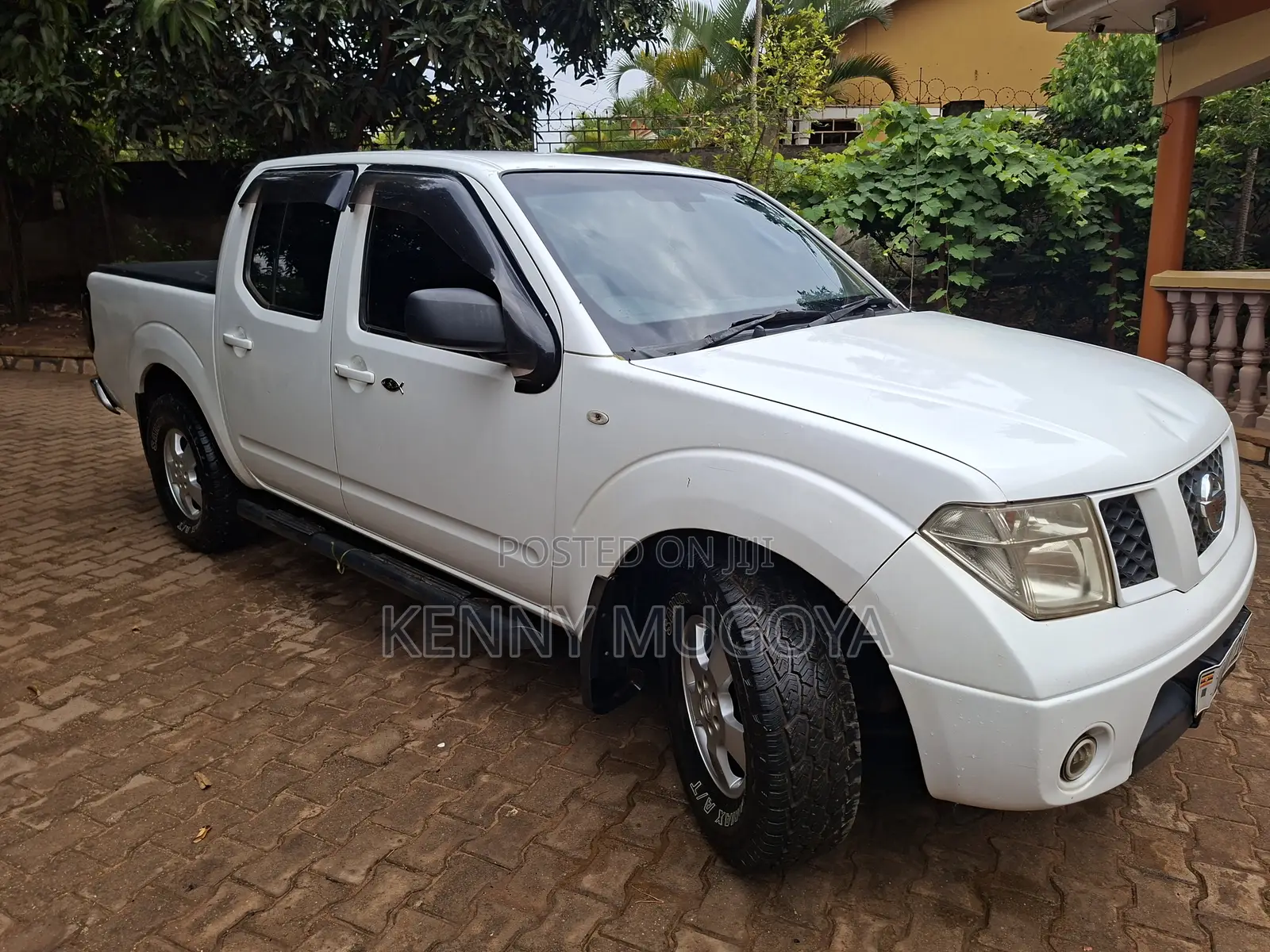 Nissan Navara 2011 White