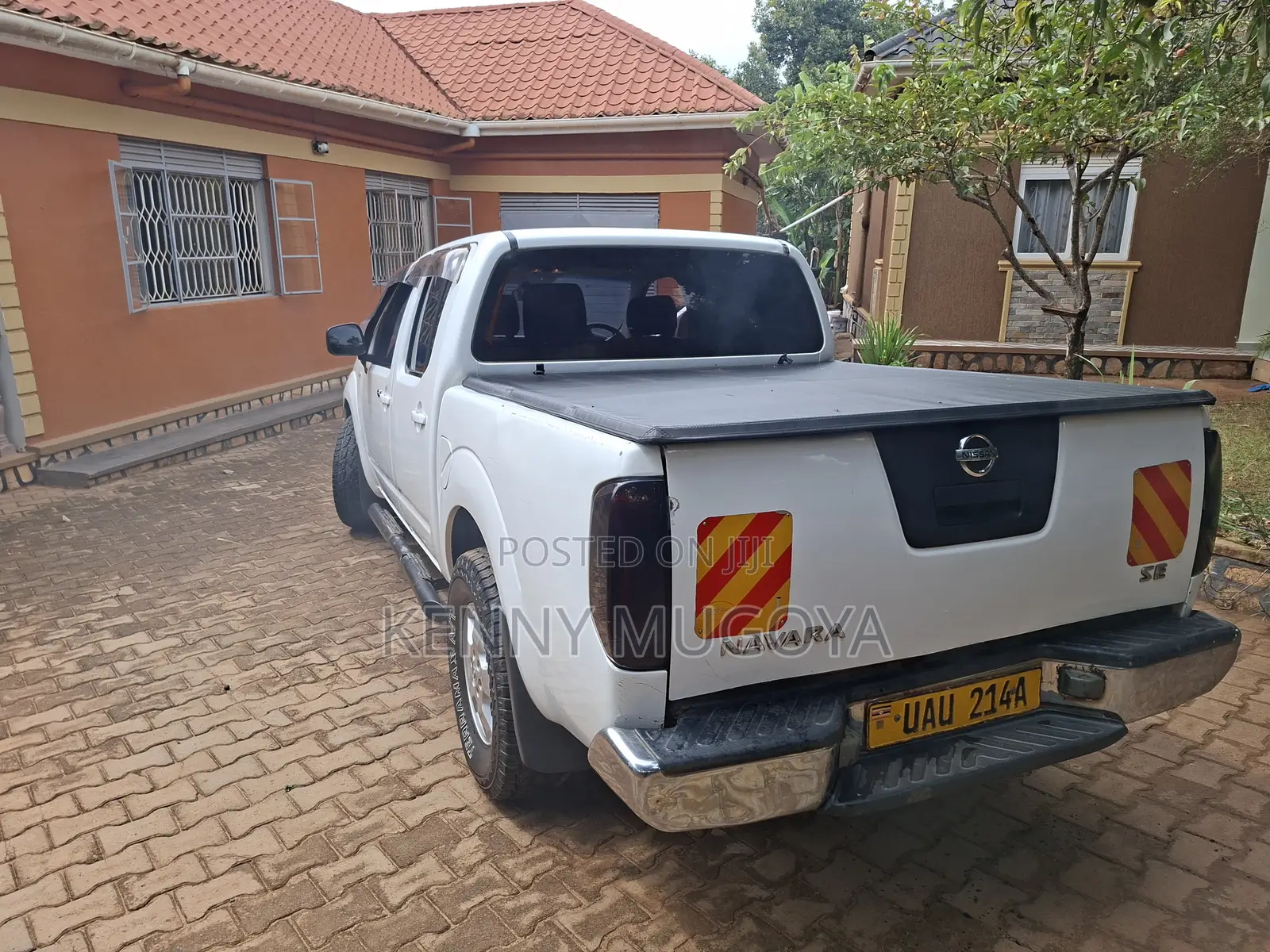 Nissan Navara 2011 White