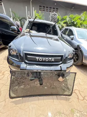 Land Cruiser Tx Windscreen Glass