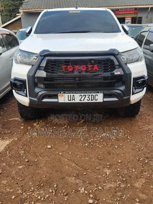 Toyota Hilux 2018 White