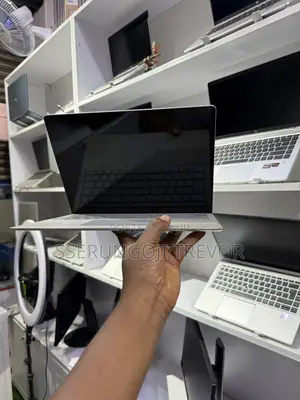 New Laptop Microsoft Surface Pro 4 8GB Intel Core i5 SSD 256GB