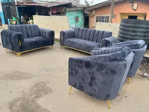 Simple Sofa Set