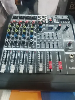 Yamaha Mixer Console 4channels