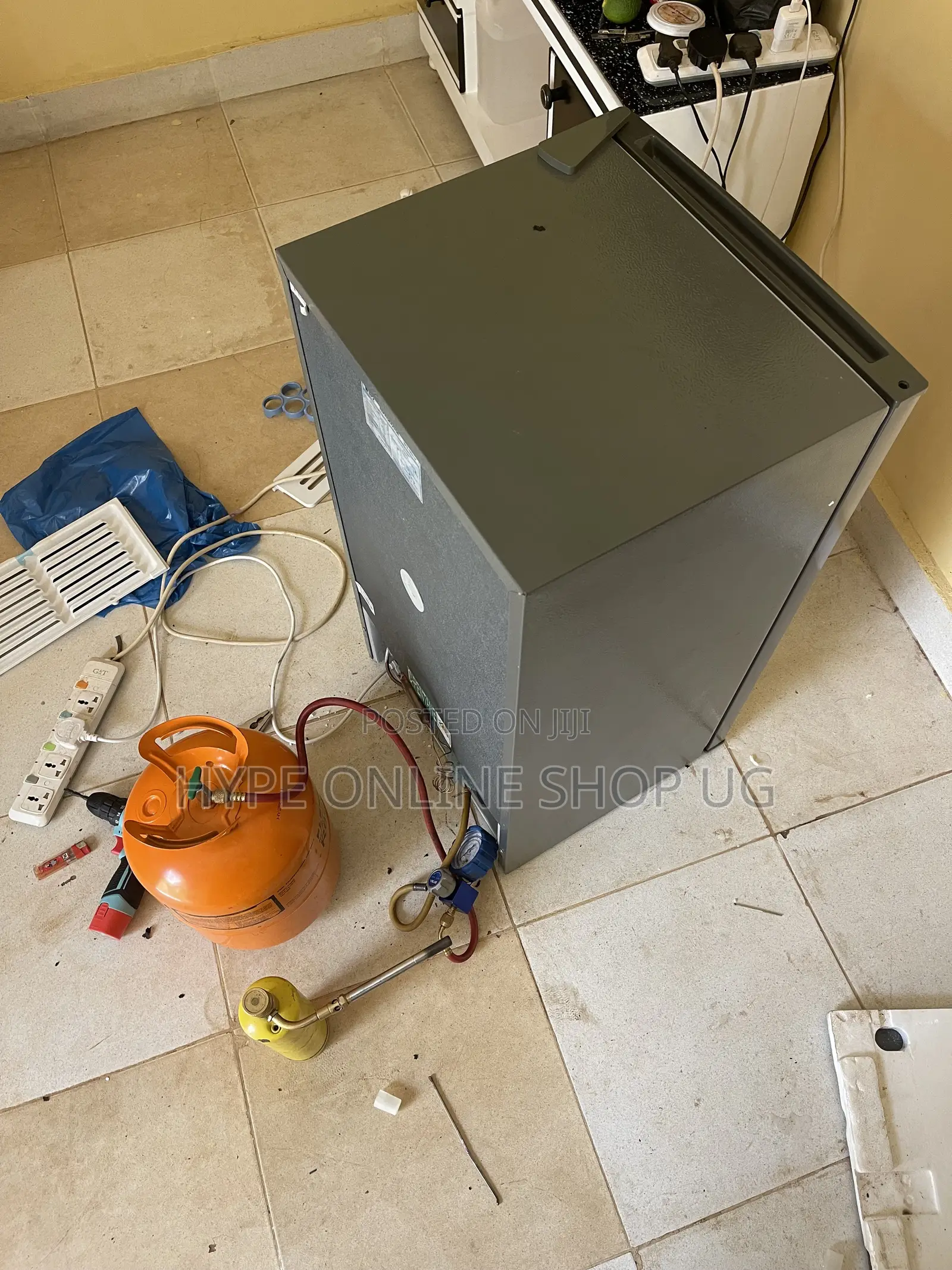 We Provide Fast Fridge Repair,Gas Refilling Services