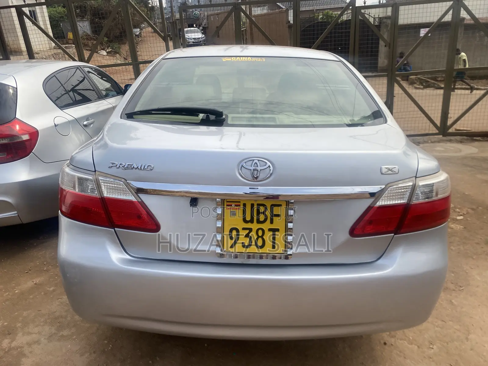 Toyota Premio 2011 Silver