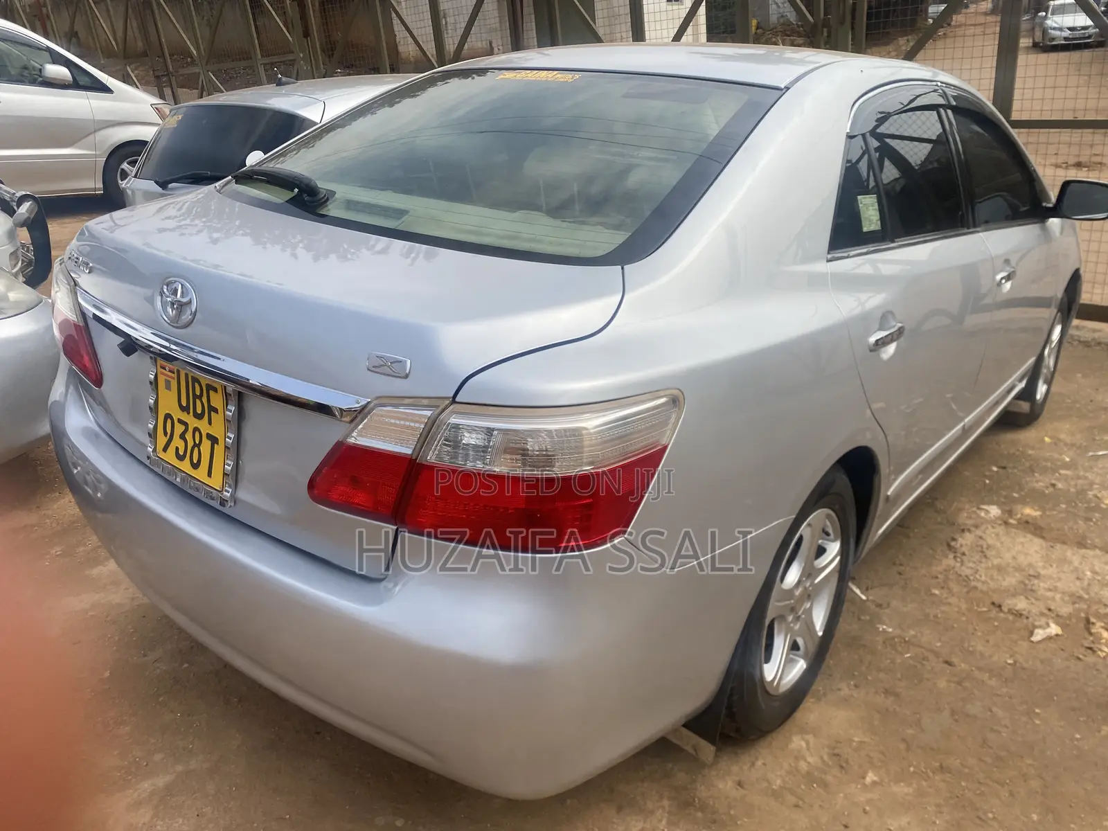 Toyota Premio 2011 Silver