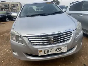 Toyota Premio 2011 Silver