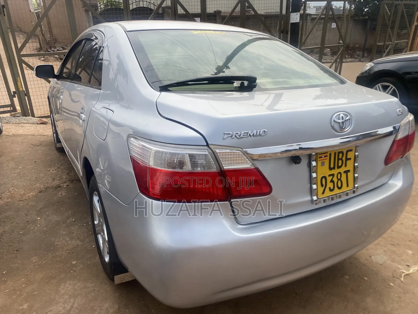 Toyota Premio 2011 Silver
