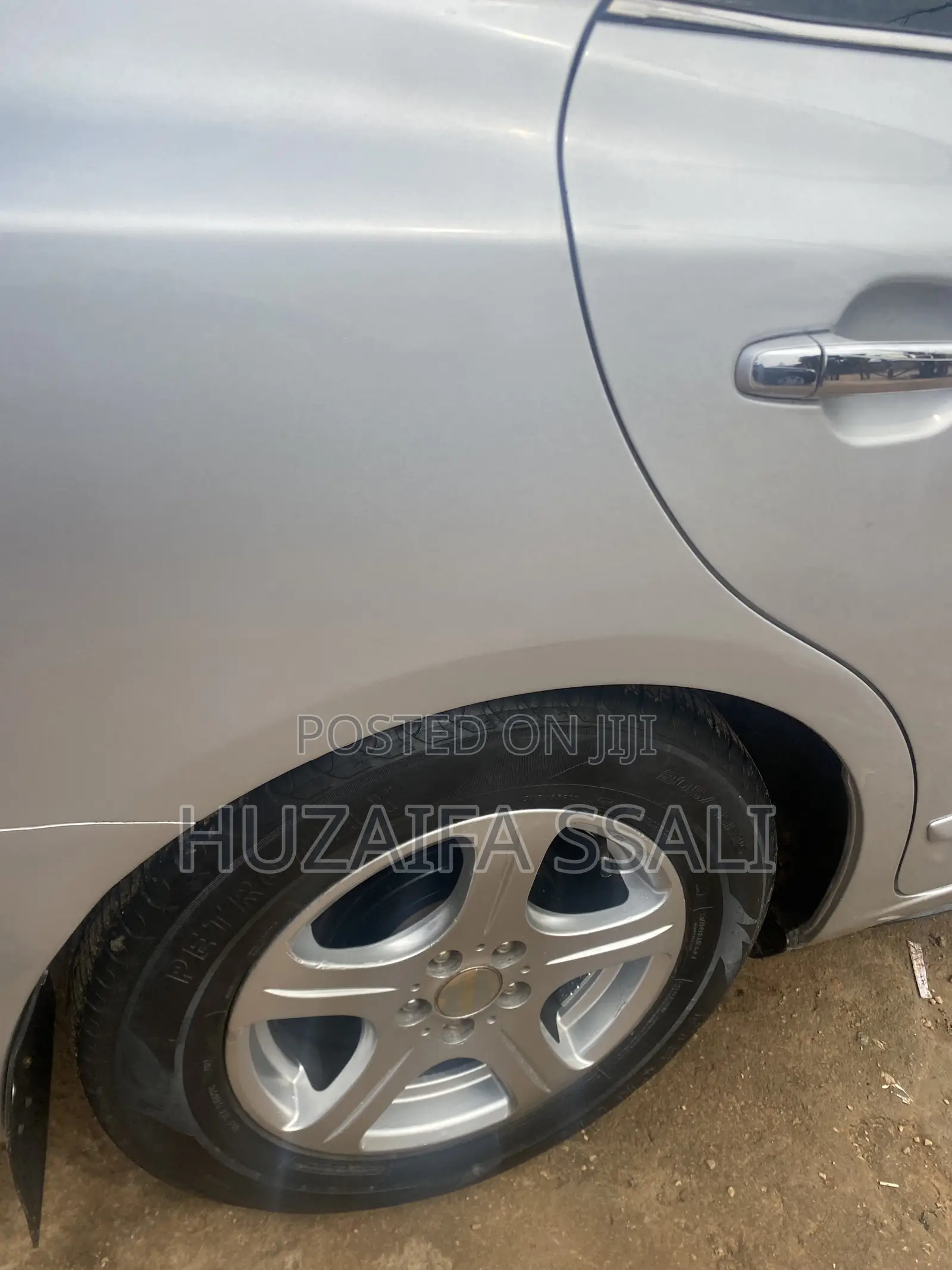 Toyota Premio 2011 Silver
