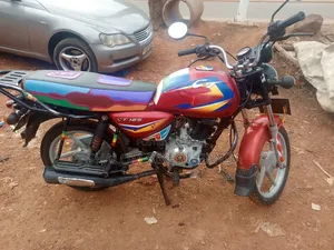 Bajaj CT 125X 2023 Red