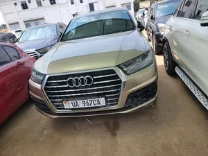 Audi Q7 2022 Gray