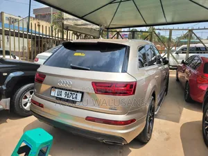 Audi Q7 2022 Gray