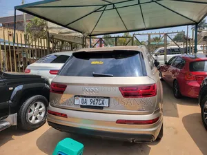 Audi Q7 2022 Gray