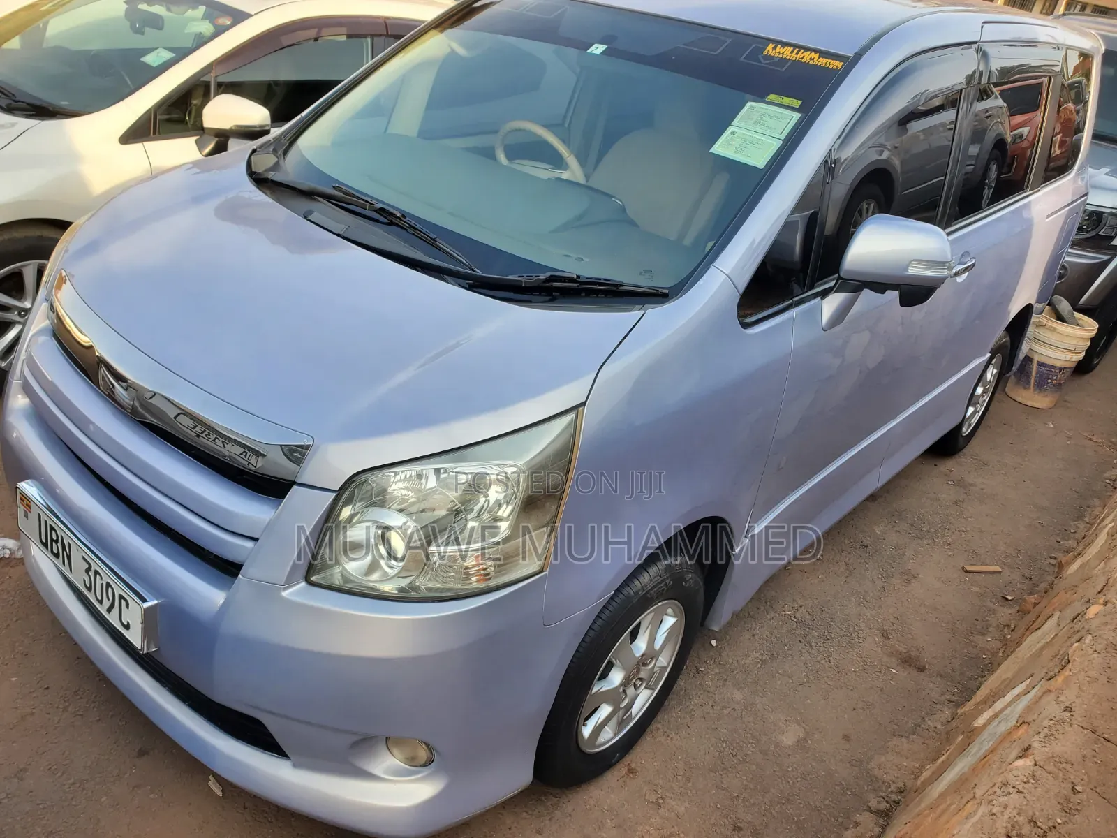 Toyota Noah 2010 Blue