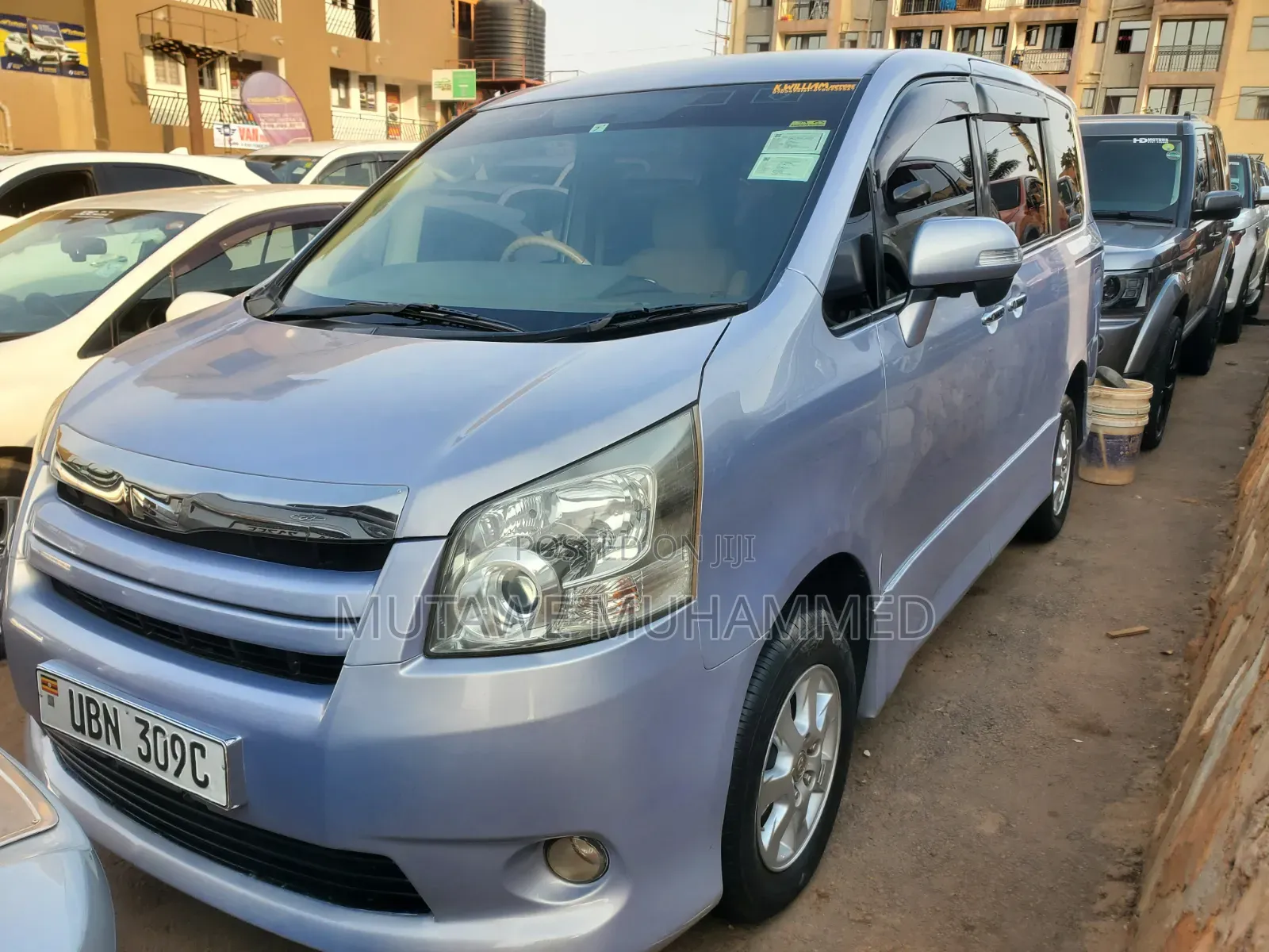 Toyota Noah 2010 Blue