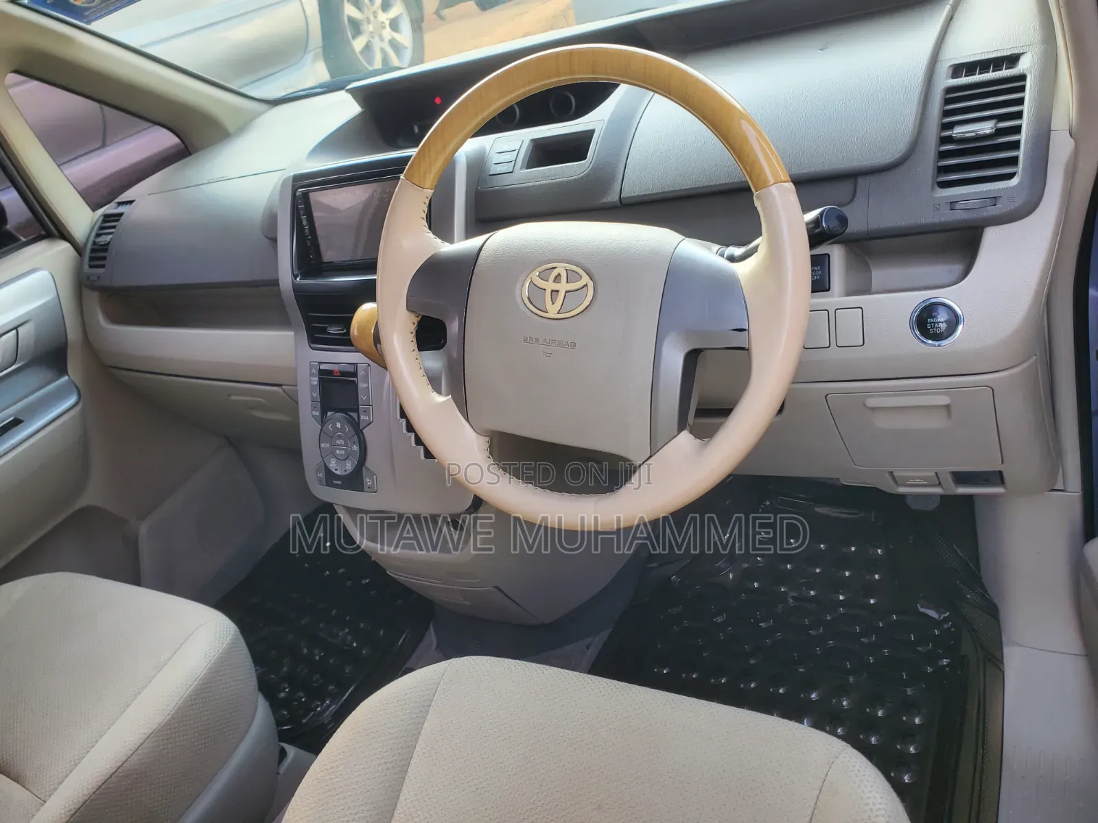 Toyota Noah 2010 Blue