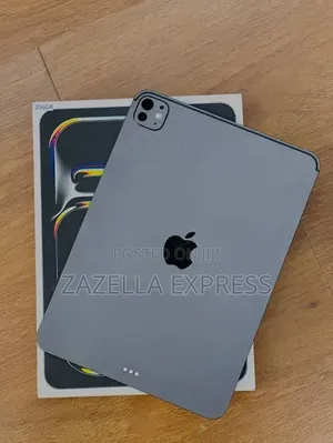 New Apple iPad Pro 13 (2025) 256 GB Black