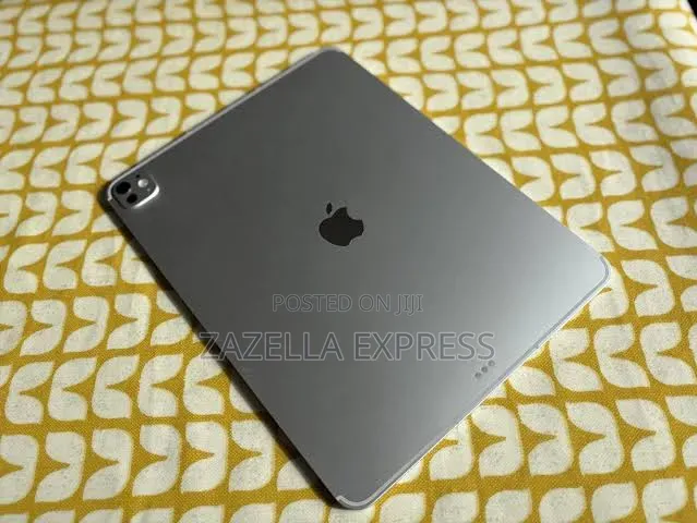 New Apple iPad Pro 13 (2025) 512 GB Black