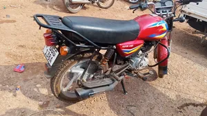 Bajaj Boxer 125 2022 Red