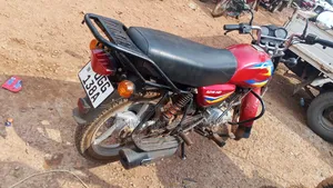 Bajaj Boxer 125 2022 Red
