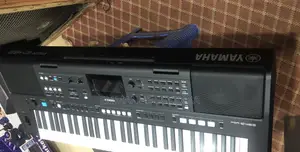 Yamaha PSR E 483 Keyboard