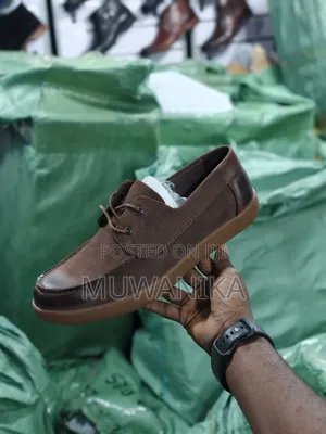 Causal Moc-Toe Leather Lace-Up Shoe