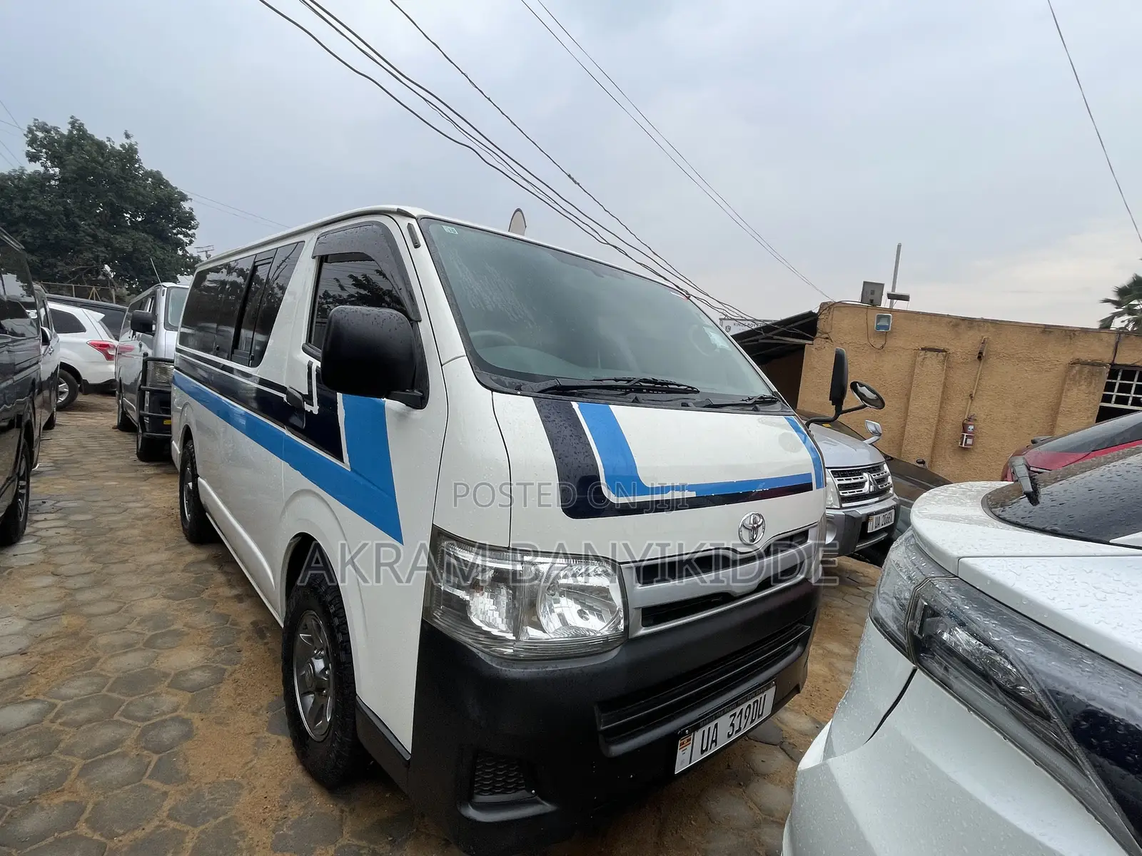 Toyota HiAce 2015 White