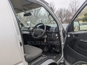 Toyota Fun Cargo 2014 Silver