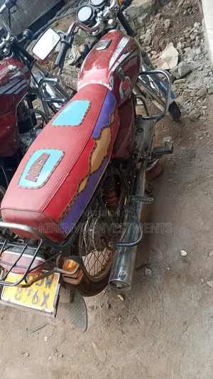 Bajaj Boxer 100 2016 Red