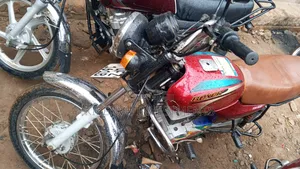 Bajaj Boxer 100 2021 Red