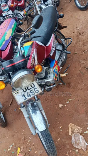 Bajaj Boxer 100 2016 Red