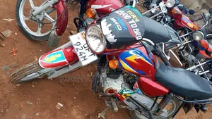 Bajaj CT 125X 2020 Red