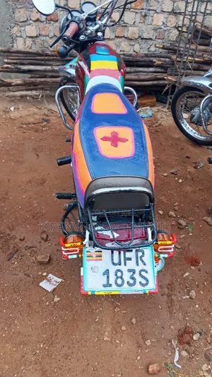 Bajaj Boxer 100 2022 Red