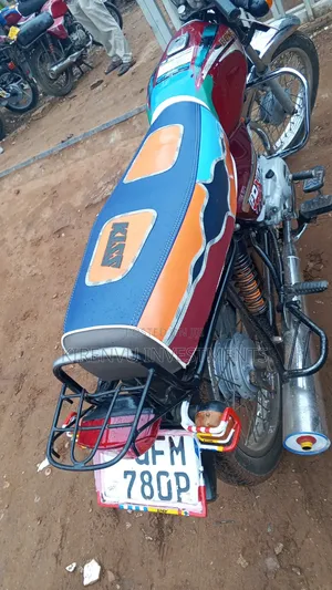 Bajaj Boxer 100 2018 Red