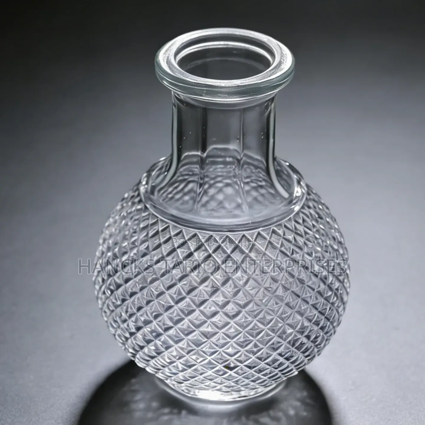 Elegant Diamond-textured Decorative Glass Vase