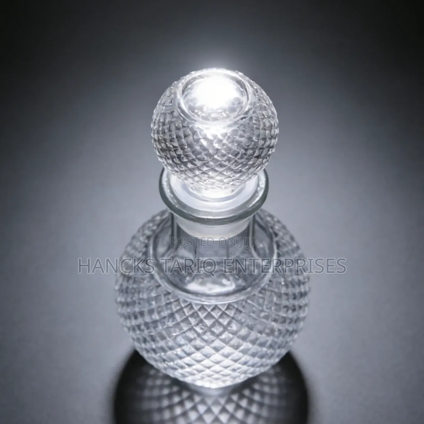 Elegant Diamond-textured Decorative Glass Vase