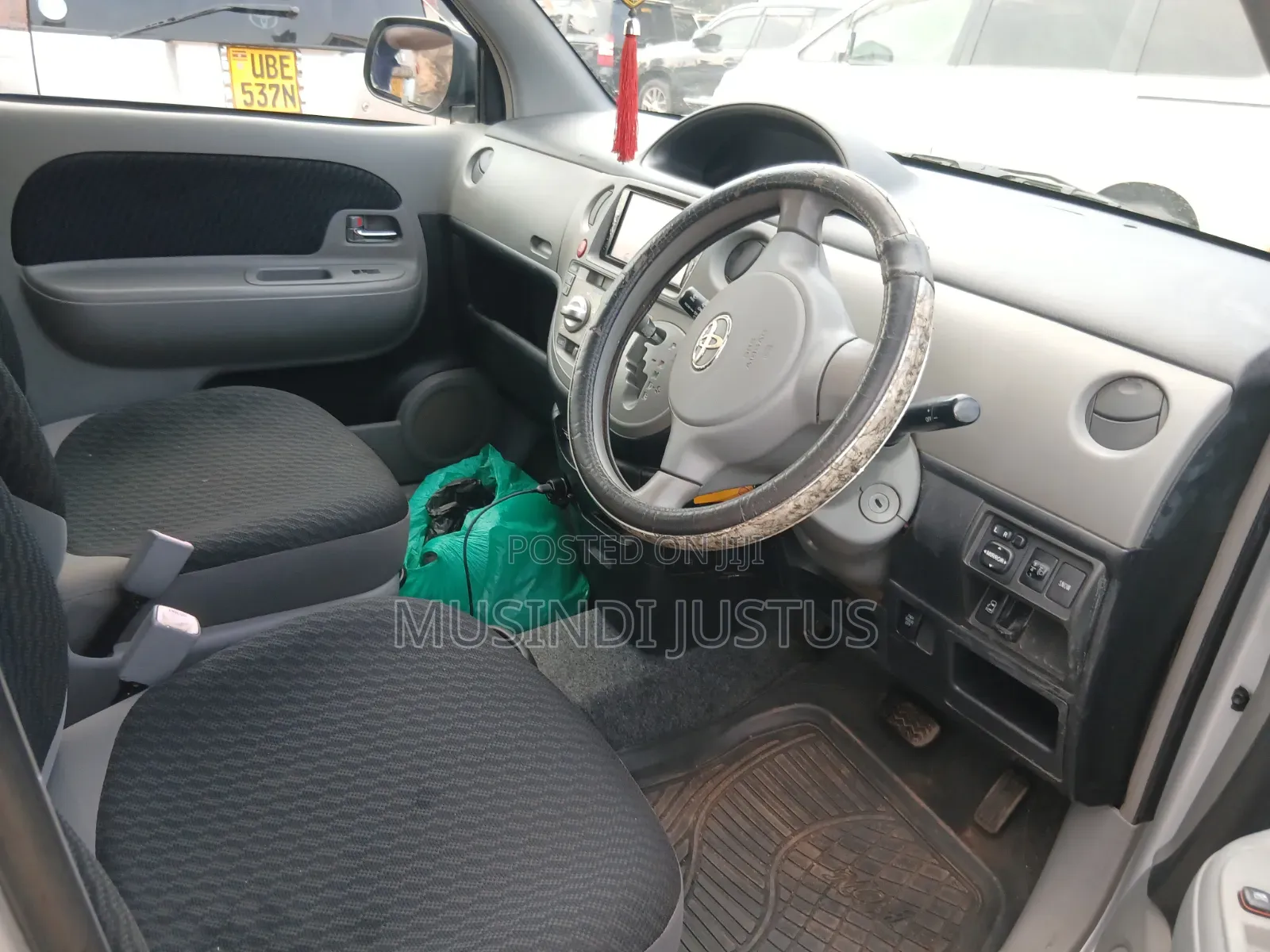 Toyota Sienta 2008 Silver