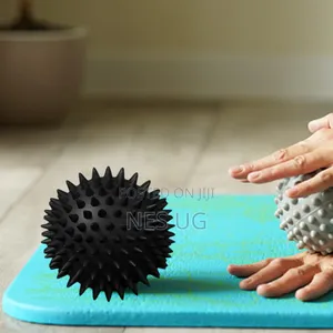 Spiky Massage Ball Mobility Back Massage Ball for Both Men Women