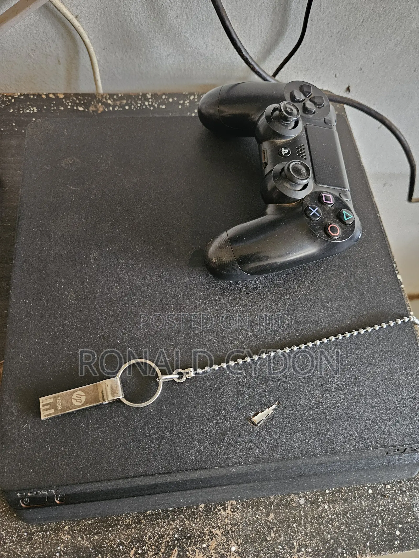Play Station 4 Slim