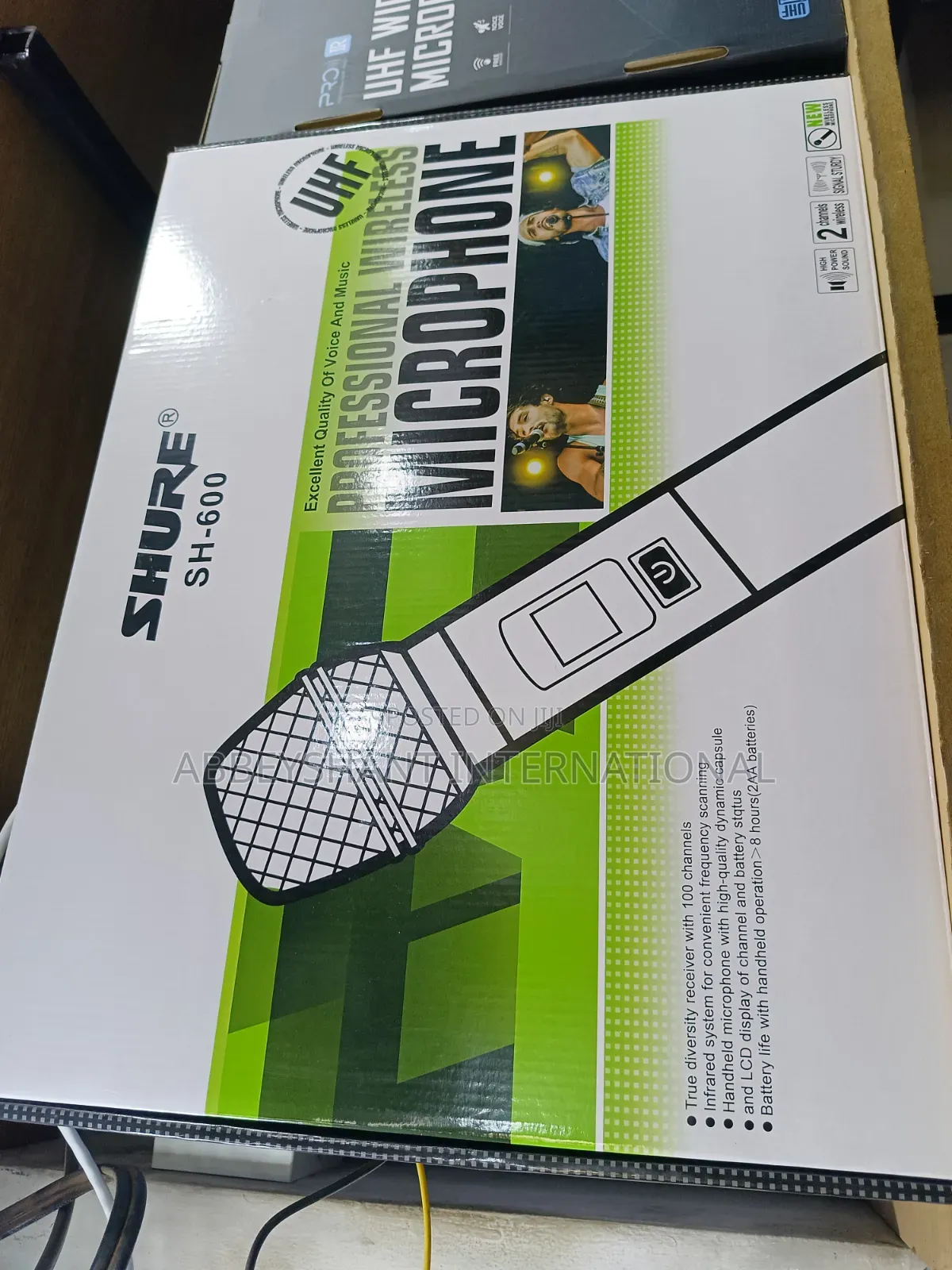 Shure Sh-600 Uhf Wireless Microphone System.