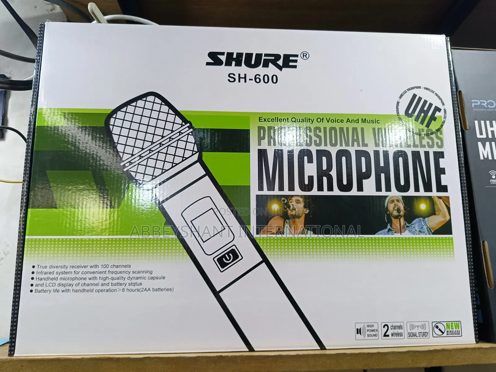 Shure Sh-600 Uhf Wireless Microphone System.