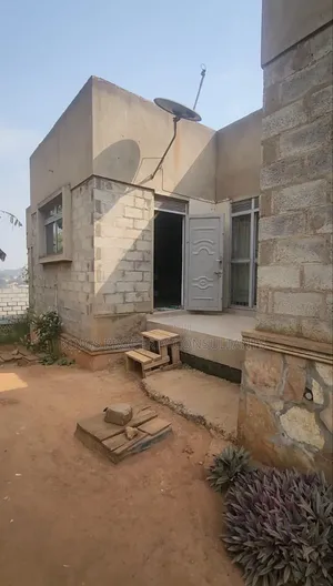 4bdrm Mansion in Lavington Estate, Wakiso / Wakiso for sale
