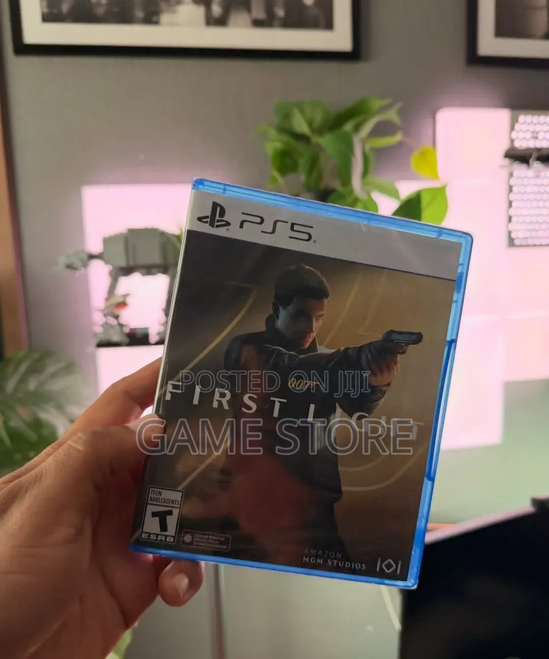 Oo7 First Light. A James Bond Game on Ps5. Brand New Cd